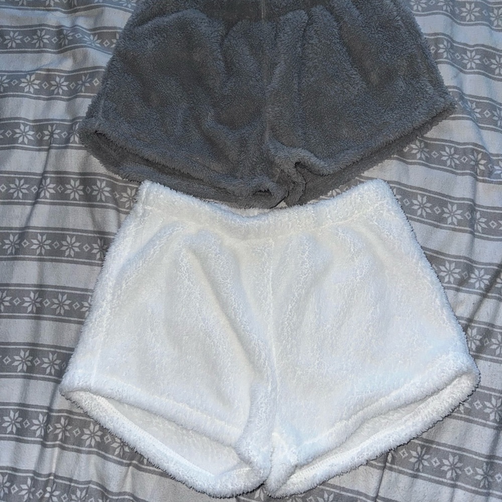 Uniqlo Women's Fleece Shorts - Dark Gray and White